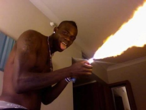 Mario-Balotelli-fireworks-470x352.jpg